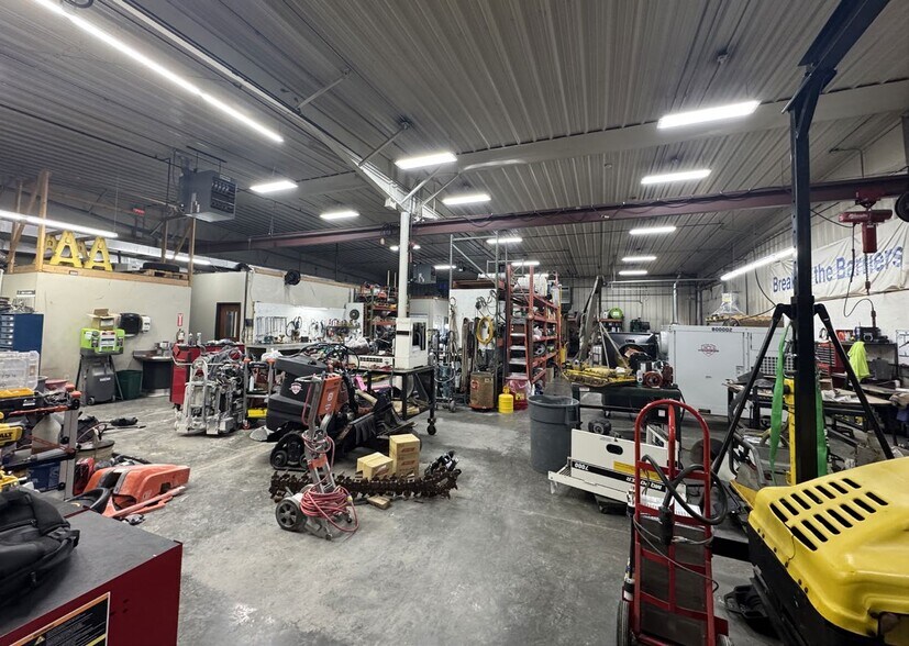 More Photos Of 3480 Jackson St, Oshkosh Warehouse For Sale