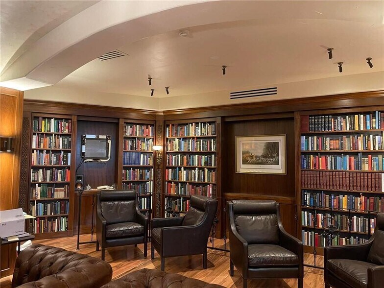 More Photos Of 211 Kenmawr Ave, Braddock Restaurant For Sale