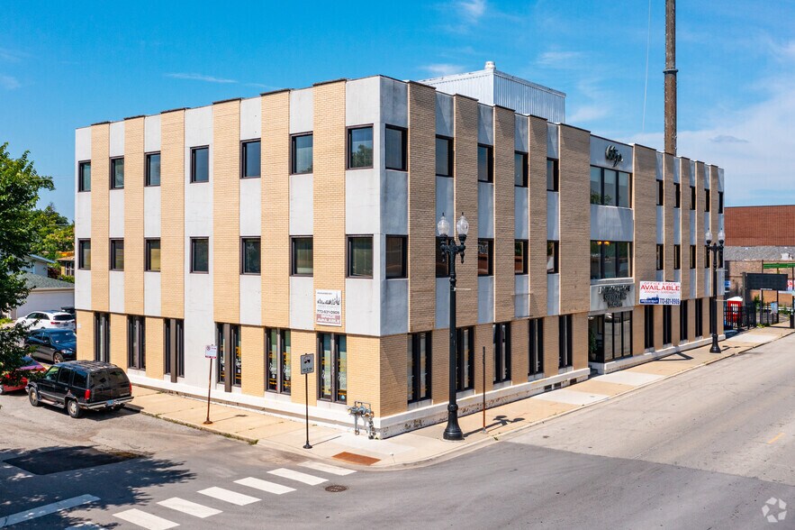 More Photos Of 6650 N Northwest Hwy, Chicago Office For Lease