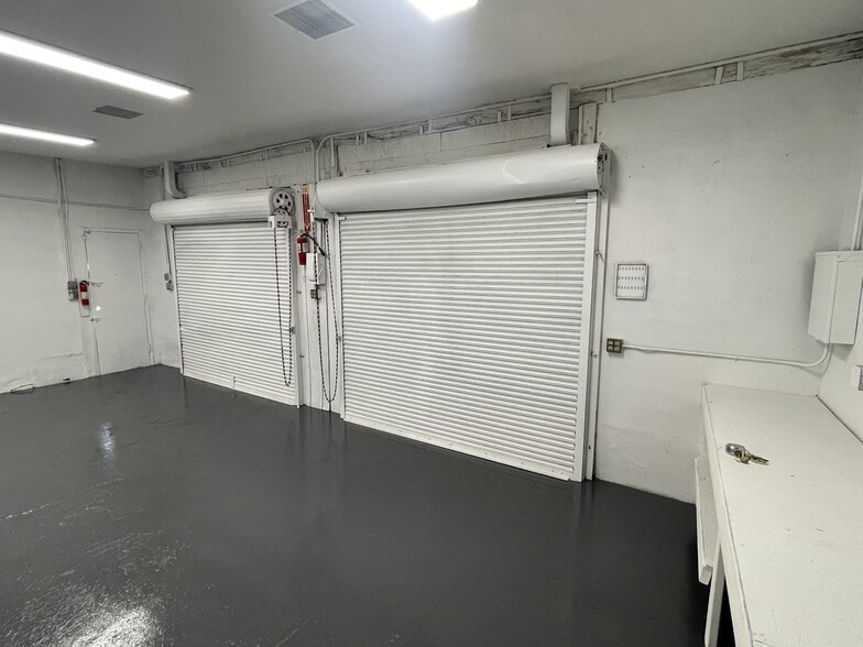 More Photos Of 218 W 3rd Ave, Mesa Warehouse For Lease