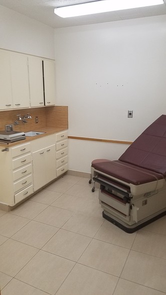 More Photos Of 326-328 N Maclay Ave, San Fernando Medical For Lease