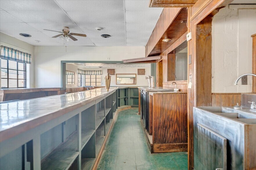 More Photos Of 630 Lowe St, Buchanan Restaurant For Sale