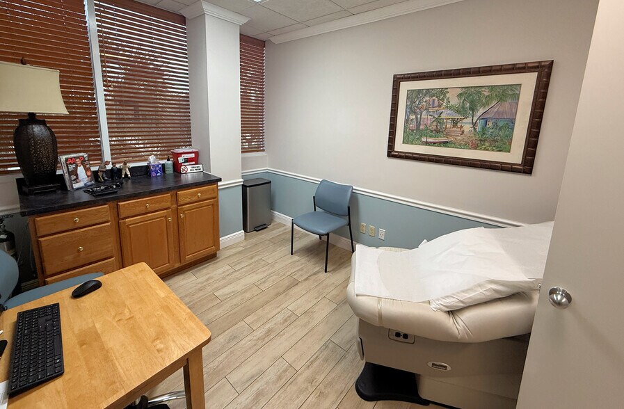 More Photos Of 2141 S Alternate A1A Hwy, Jupiter Medical For Sale