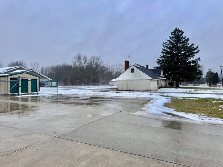More Photos Of 24653-24655 Sprague Rd, Columbia Station Office For Lease