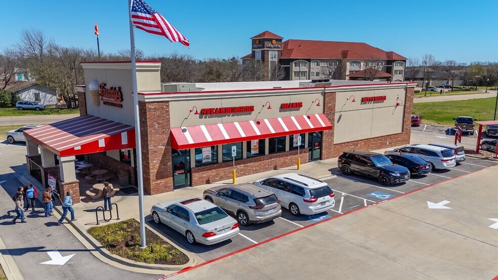 More Photos Of 1211 E Ennis Ave, Ennis Restaurant For Sale