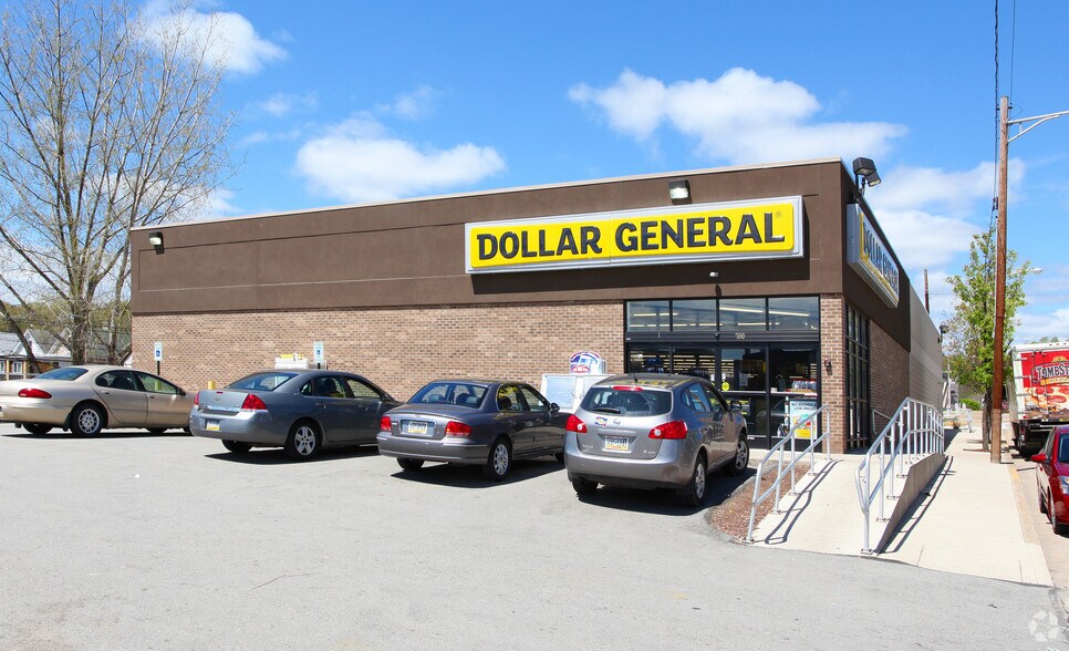 Primary Photo Of 700 Clay Ave, Jeannette Freestanding For Sale