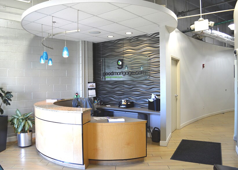 More Photos Of 3325 S Tryon St, Charlotte Health Club For Sale