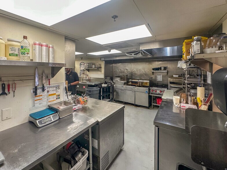 More Photos Of 110 S Fairfax Ave, Los Angeles Office For Lease