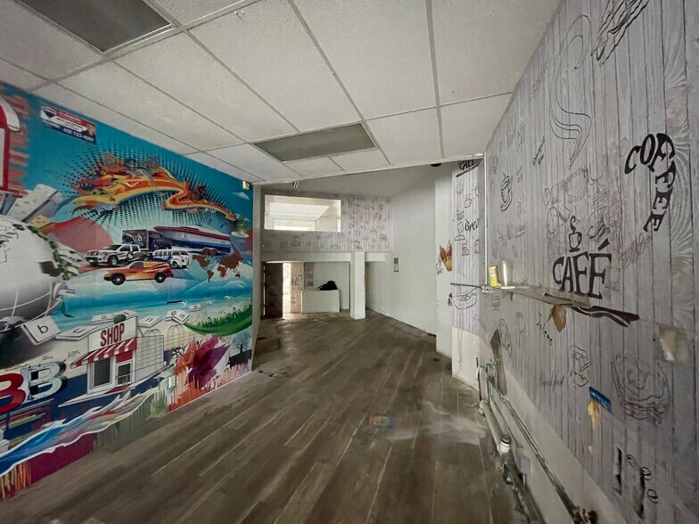 More Photos Of 10009 Astoria Blvd, East Elmhurst Storefront For Lease