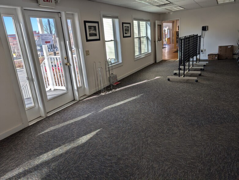 More Photos Of 55 W Housatonic St, Pittsfield Storefront Retail Office For Sale