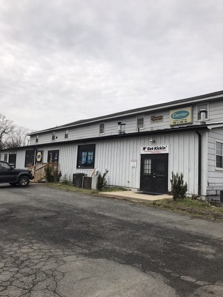 More Photos Of 251 N 21st St, Purcellville General Retail For Lease