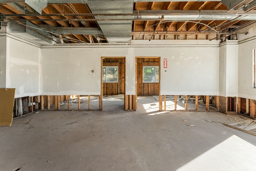 More Photos Of 1342 W Industrial Rd, Cedar City Warehouse For Lease