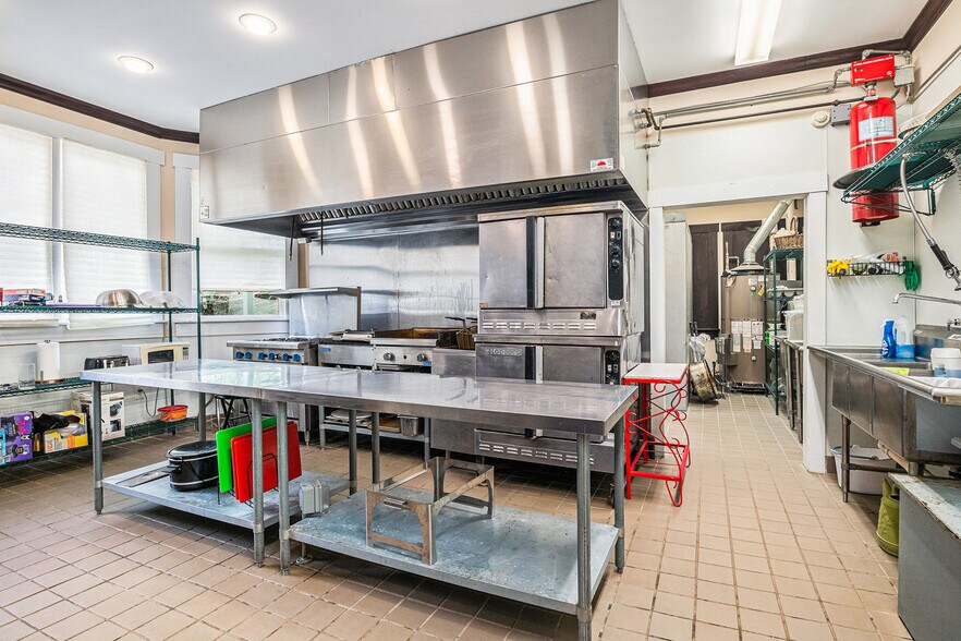 More Photos Of 410 E Church St, Monroe Hospitality For Sale