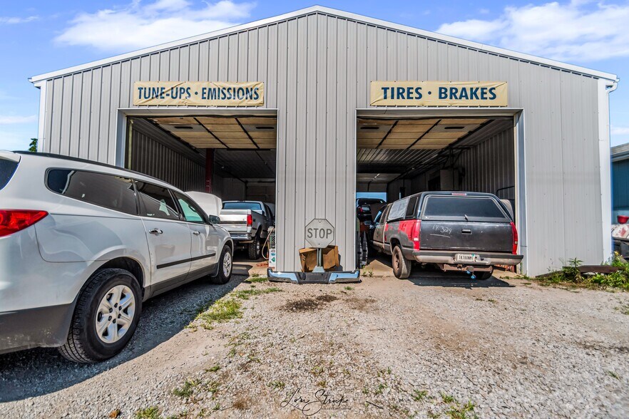 More Photos Of 300 Railroad Ave, Wheeler Auto Repair For Sale