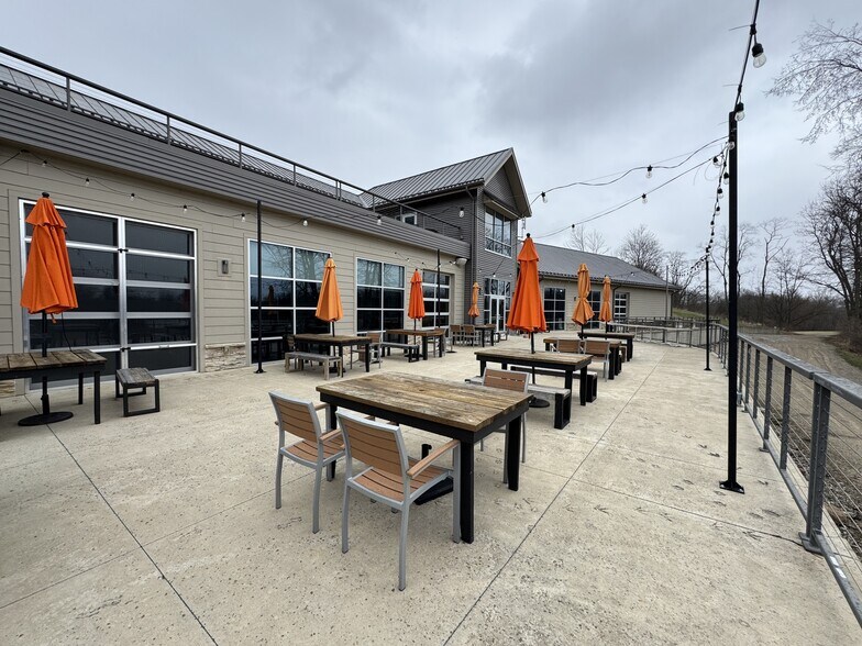 More Photos Of 20390 N M 52, Chelsea Restaurant For Lease