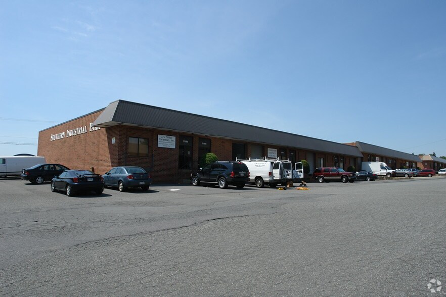 More Photos Of 11176-11198 Downs Rd, Pineville Warehouse For Lease