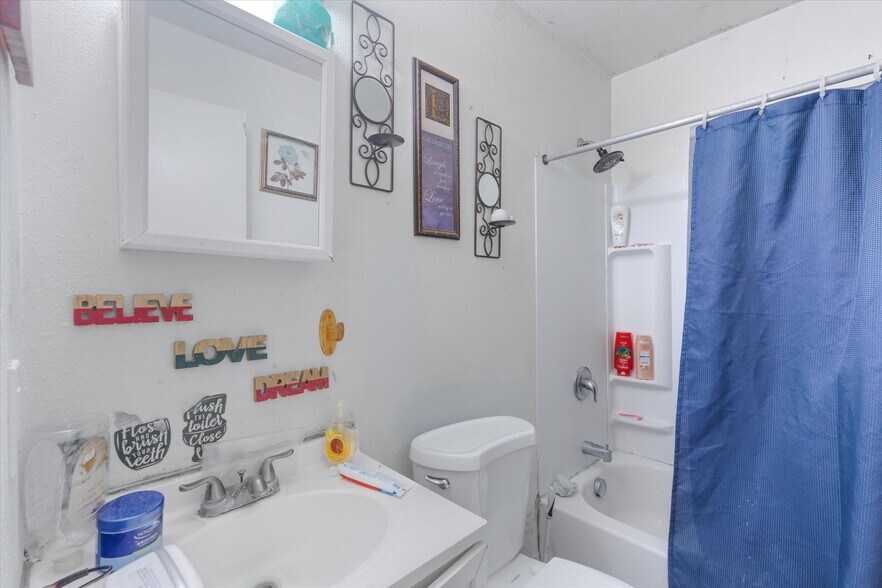 More Photos Of 227 24th Ave, Longview Apartments For Sale