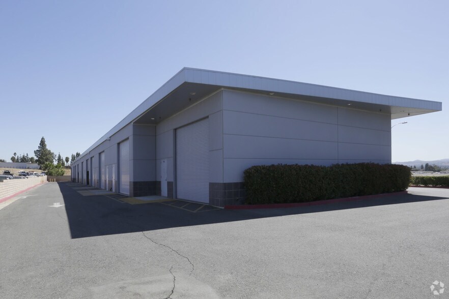 More Photos Of 6421 Central Ave, Riverside Warehouse For Lease