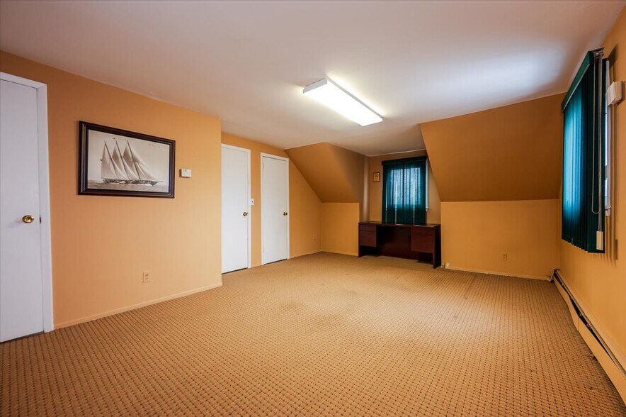 More Photos Of 930 Sunrise Hwy, North Babylon Office For Sale