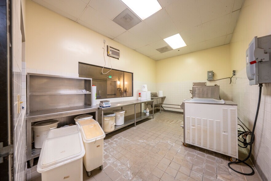 More Photos Of 429 S Palm Ave, Alhambra Food Processing For Sale