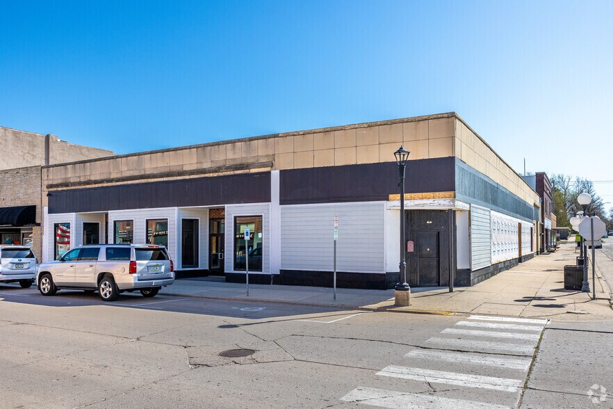 More Photos Of 1208 Willis Ave, Perry Storefront For Lease