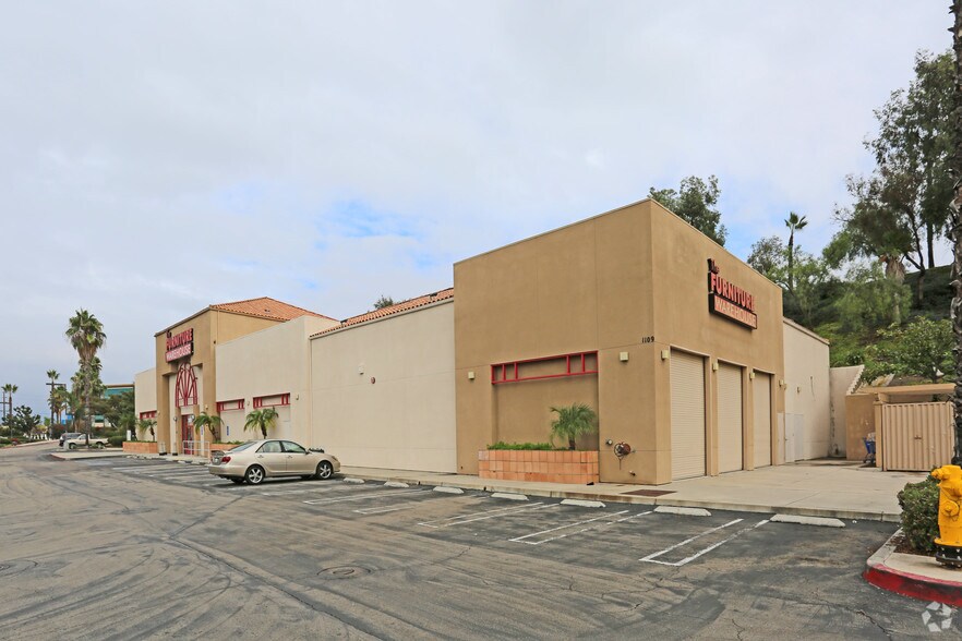 More Photos Of 1109 W Valley Pky, Escondido Freestanding For Lease