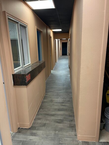 More Photos Of 103 S Fannin Ave, Cameron Office For Lease