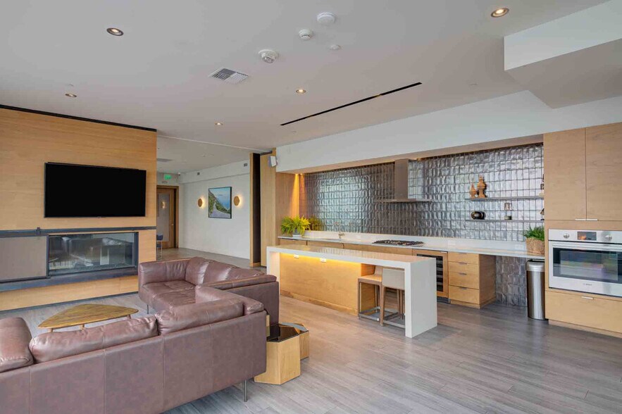 More Photos Of 1430 2nd Ave, Seattle Apartments For Lease