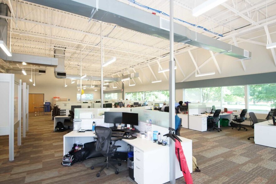 More Photos Of 375 Paramount Dr, Raynham Light Manufacturing For Lease