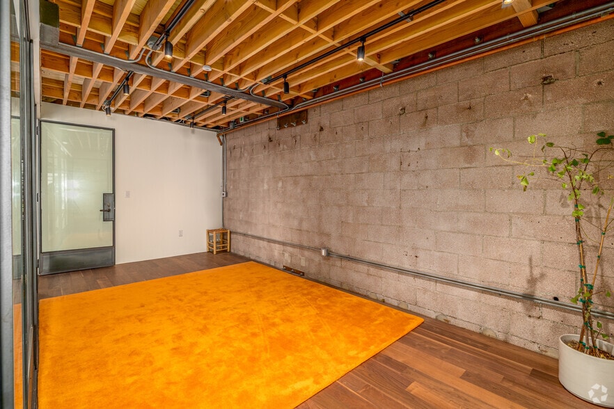 More Photos Of 5872 Smiley Dr, Culver City Loft Creative Space For Sale