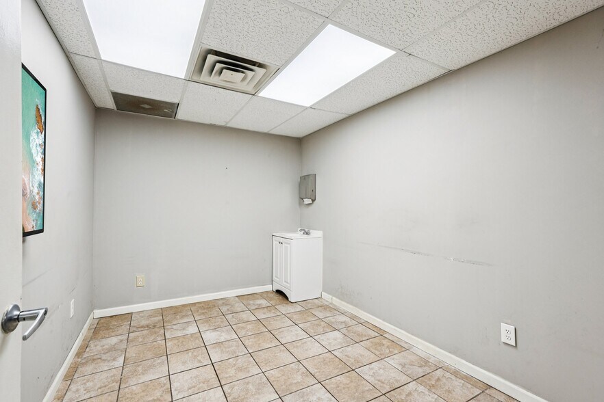 More Photos Of 99-105 Berkshire Ave, Paterson Office For Lease