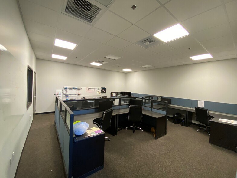 More Photos Of 2225 W Pecos Rd, Chandler Light Manufacturing For Lease