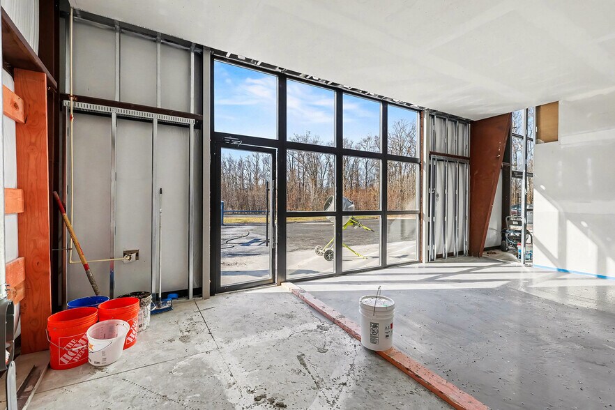 More Photos Of 3406 Shannon Park Dr, Fredericksburg Warehouse For Sale