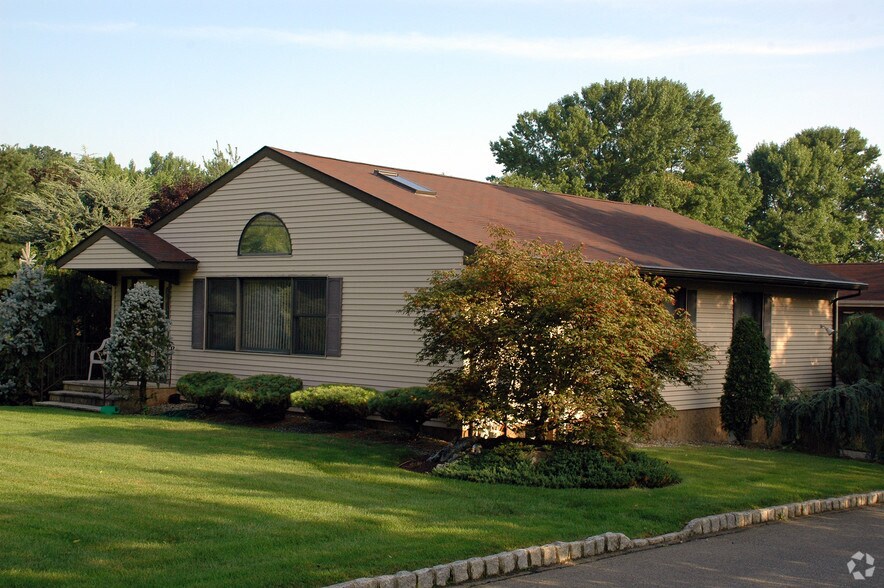 Primary Photo Of 134 Route 520, Marlboro Veterinarian Kennel For Sale