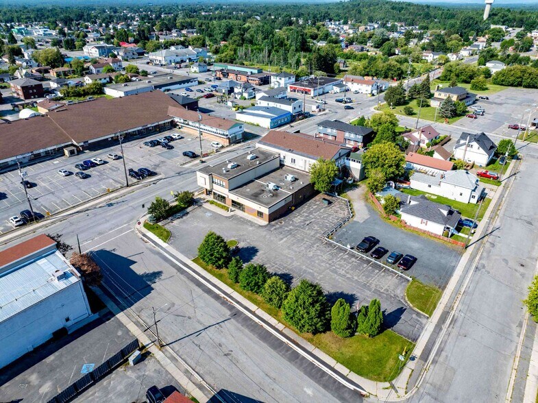 More Photos Of 29 Main St E, Chelmsford Office For Sale