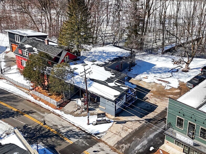 More Photos Of 1774 Riverside Dr, Suamico Freestanding For Lease