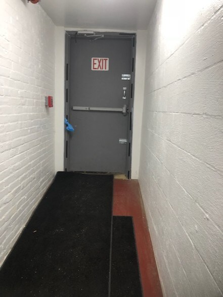 More Photos Of 28 Market St, Warren Theater Concert Hall For Sale