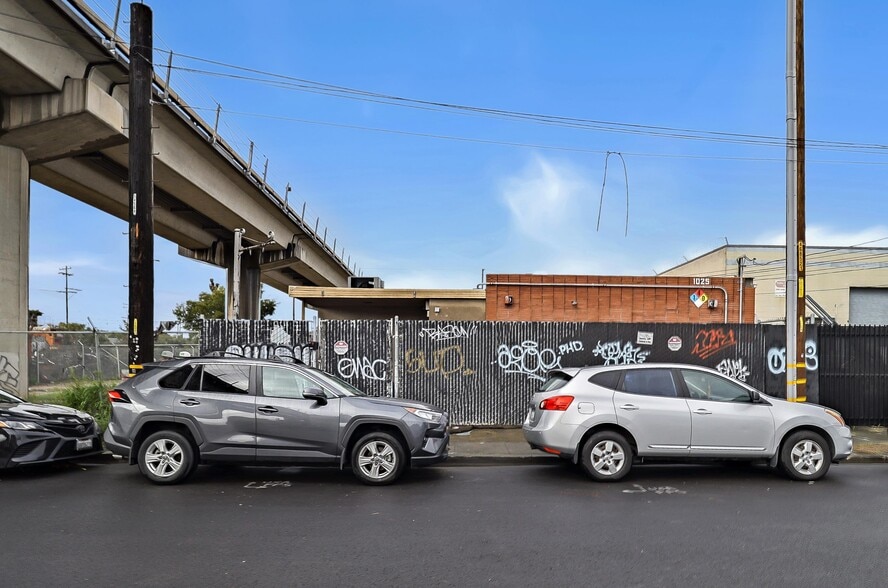 More Photos Of 1025 44th Ave, Oakland Warehouse For Sale