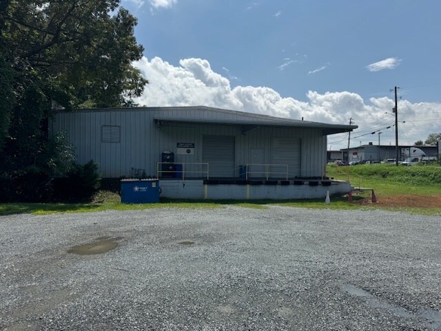More Photos Of 3400 Silas Ave, Charlotte Warehouse For Lease