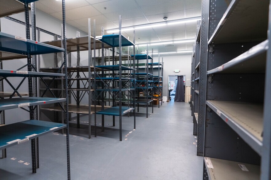 More Photos Of 6701 Moravia Park Dr, Baltimore Warehouse For Lease