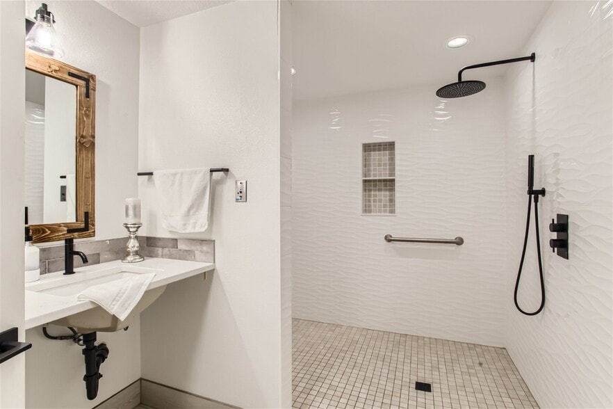 More Photos Of 8955 SW Club Meadow Ln, Portland Continuing Care Retirement Community For Sale