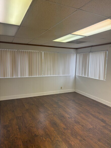 More Photos Of 7028 Indiana Ave, Riverside Medical For Lease
