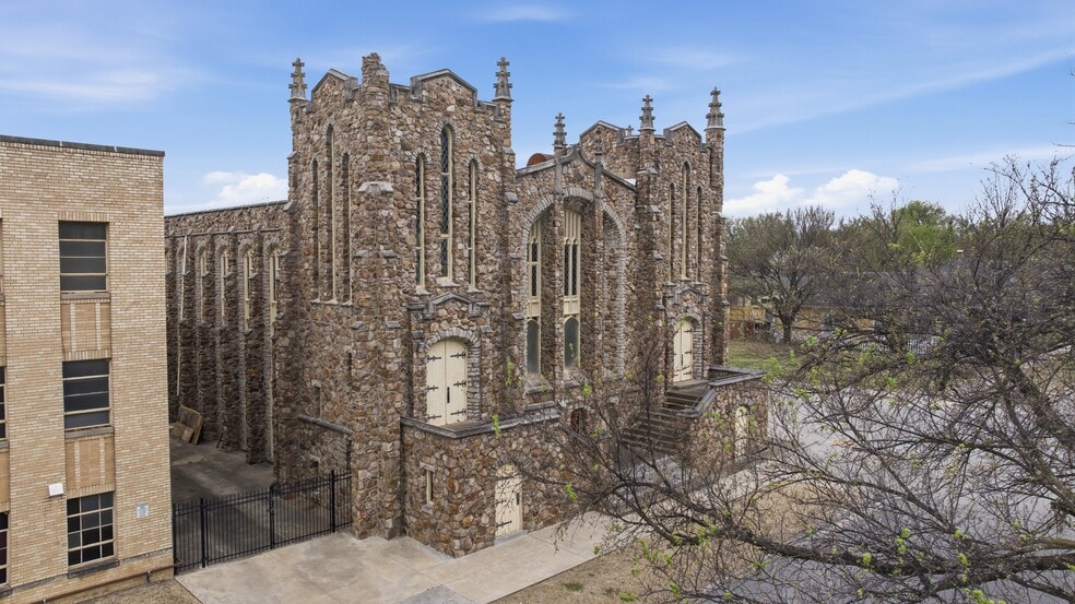 More Photos Of 1915 E 3rd St, Tulsa Religious Facility For Sale