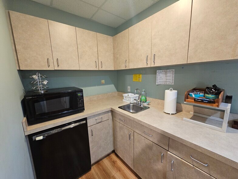 More Photos Of 32 Church St, Flemington Office Residential For Lease