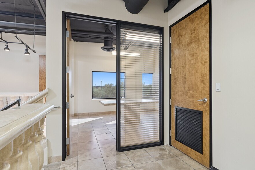 More Photos Of 9096 E Bahia Dr, Scottsdale Showroom For Sale