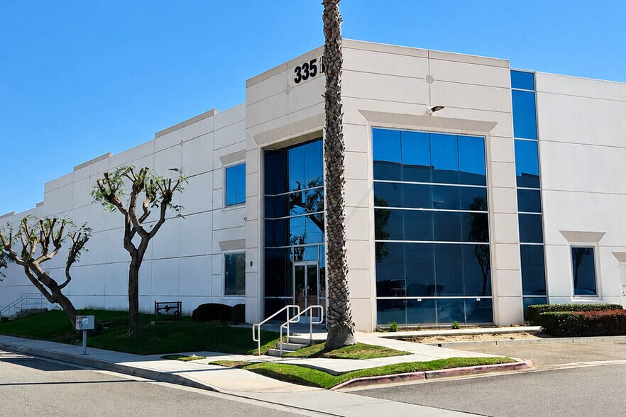 More Photos Of 3351B Grapevine St, Jurupa Valley Manufacturing For Sale