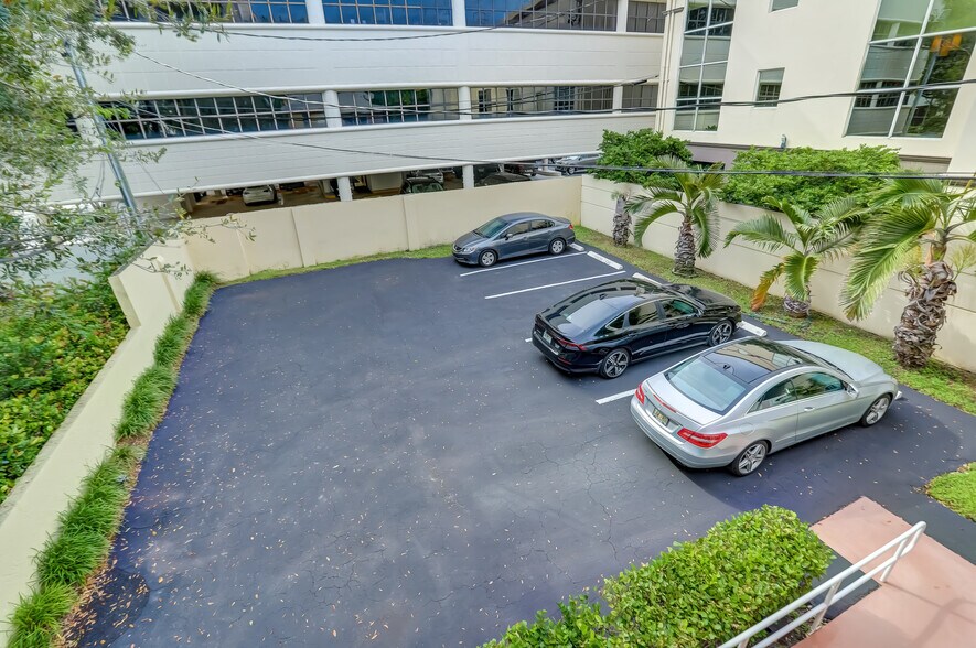 More Photos Of 8 SE 8th St, Fort Lauderdale Office For Lease