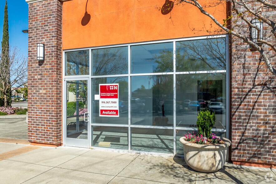 More Photos Of 890 Groveland Ave, Lincoln Freestanding For Lease