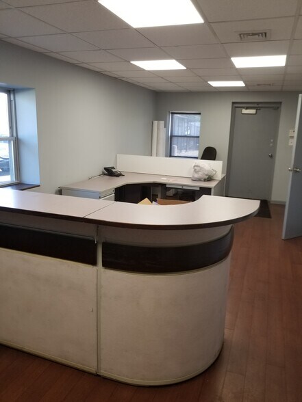 More Photos Of 742 Ashland Ave, Folcroft Warehouse For Lease