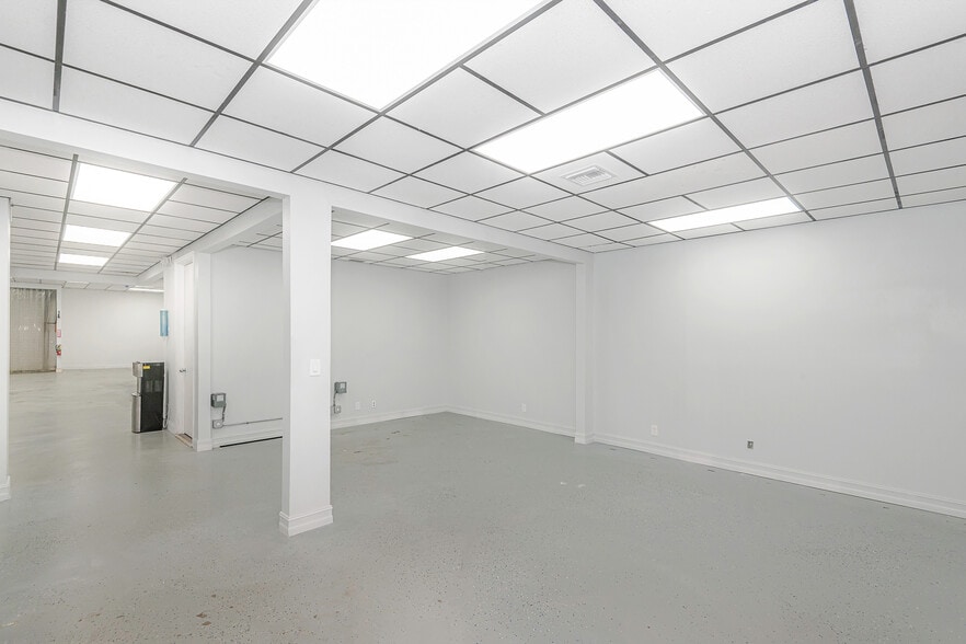 More Photos Of 3650 Coral Ridge Dr, Coral Springs Light Manufacturing For Sale